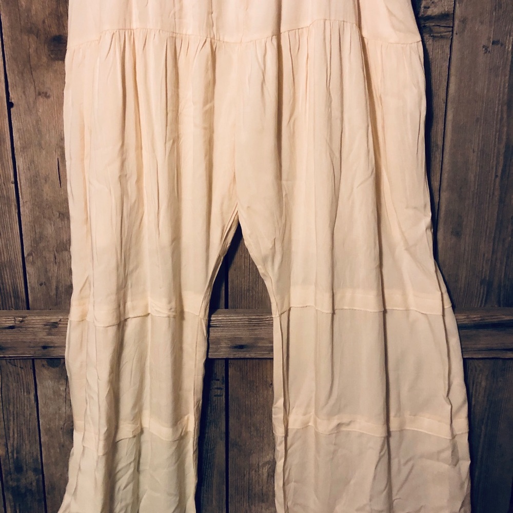 L&B Ruffled pants - Picture 6 of 6